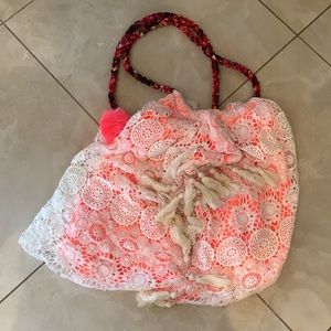 Great zip up hobo beach bag - very roomie